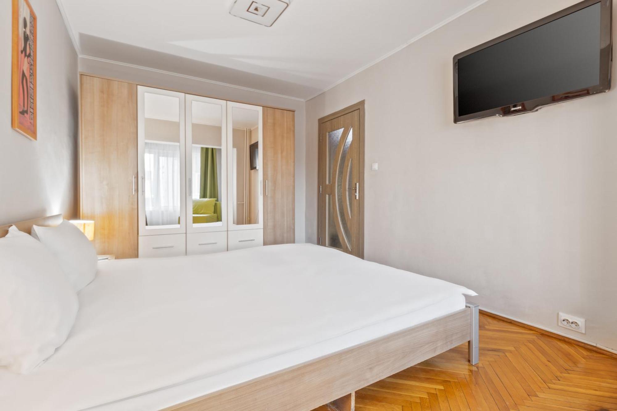 Apartament Helena Oradea Buitenkant foto